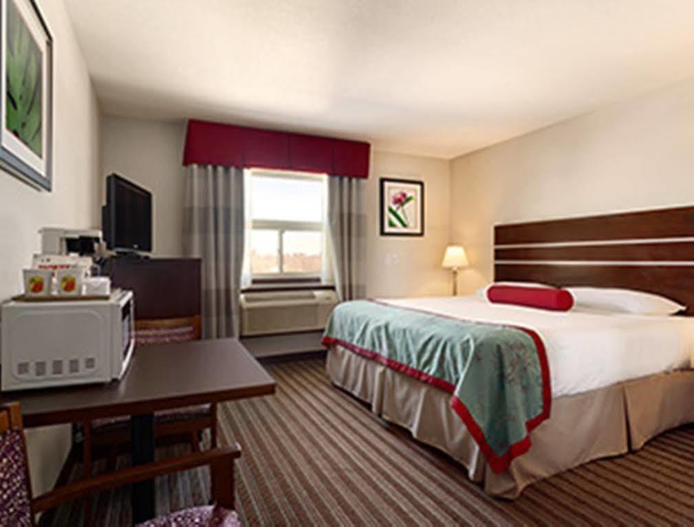 Hotel Super 8 By Wyndham Saskatoon Near Downtown Exteriér fotografie